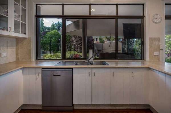 43 Summerhill Drive, Mooroobool - Thumbnail 7