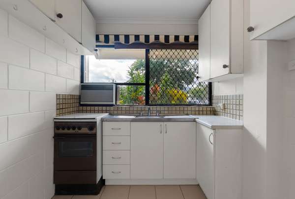 19/5-9 Fisk Street, Westcourt - Thumbnail 5