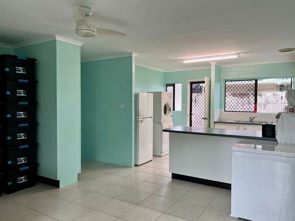3/43 Sandown Close, Woree - Thumbnail 2
