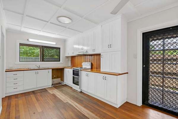 131 Greenslopes Street, Edge Hill - Thumbnail 5