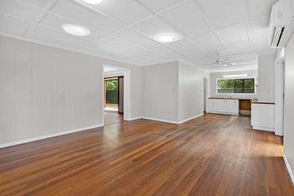 131 Greenslopes Street, Edge Hill - Thumbnail 2