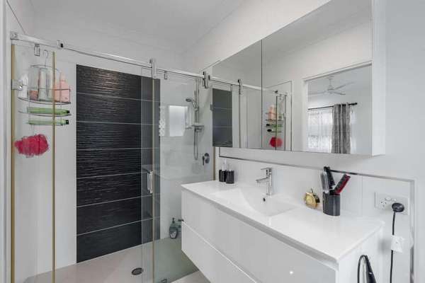 56 Hillary Drive, Smithfield - Thumbnail 5