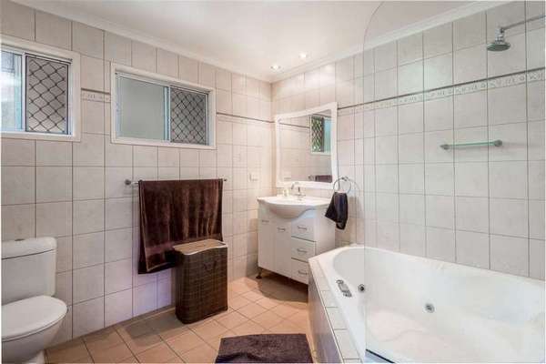 18 Serissa Street, Mooroobool - Thumbnail 8