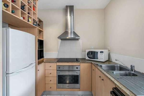 1807/2-10 Greenslopes Street, Cairns North - Thumbnail 5
