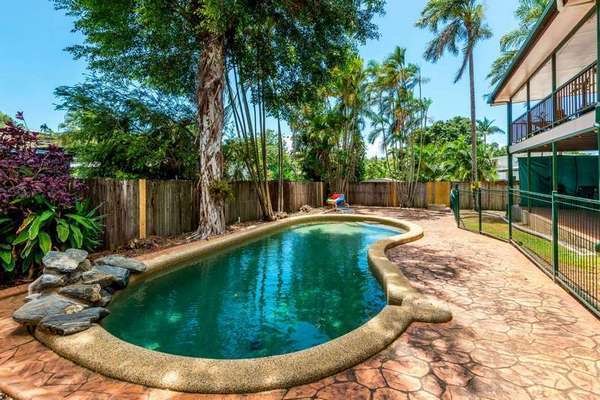 18 Serissa Street, Mooroobool - Thumbnail 2