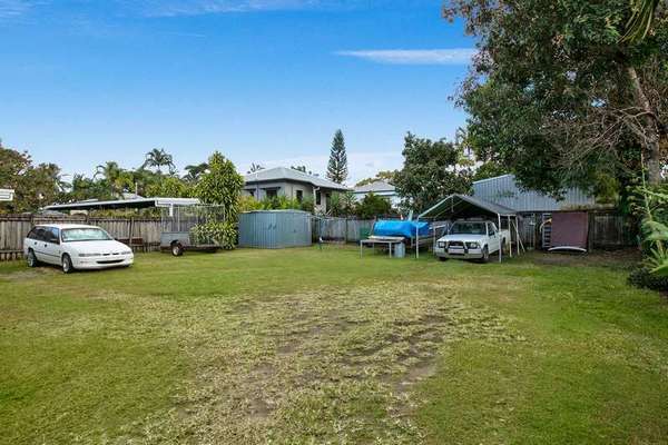 137-139 Aumuller Street, Bungalow - Thumbnail 4