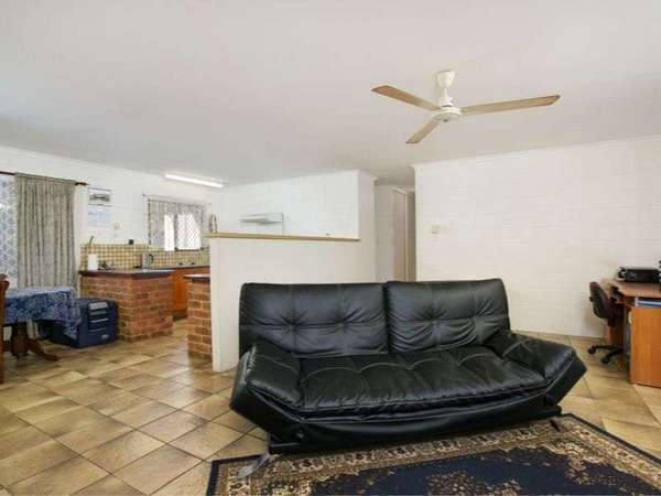 24 Adam Drive, Brinsmead - Thumbnail 3