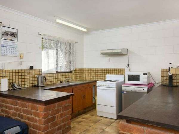 24 Adam Drive, Brinsmead - Thumbnail 5
