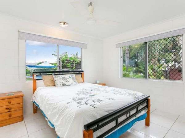 19 Peridot Street, Bayview Heights - Thumbnail 6