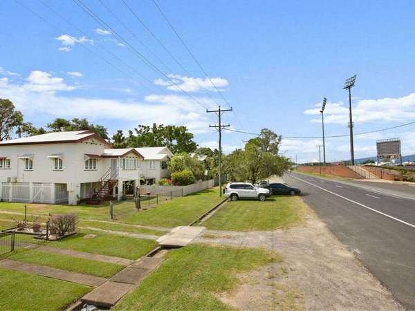 36 Tills Street, Westcourt - Thumbnail 2