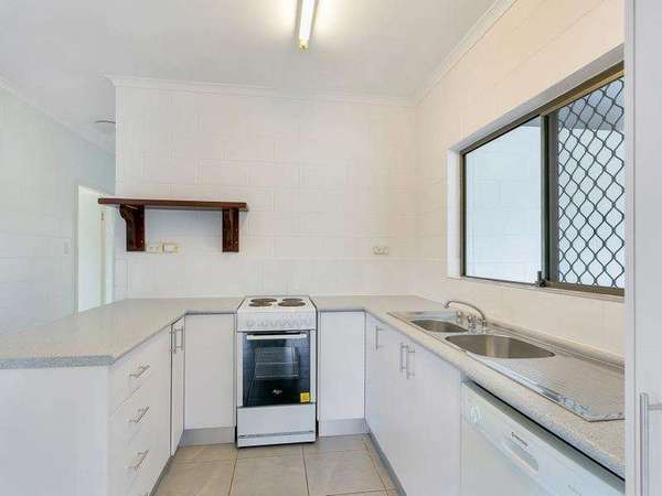 47 Beatrice Street, Mooroobool - Thumbnail 6