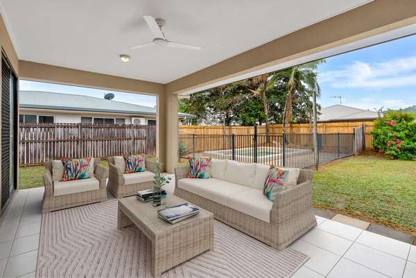 13 Mount Close, Edmonton - Thumbnail 3