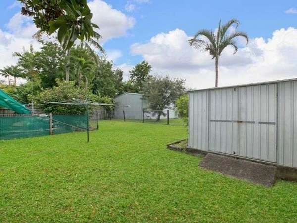 34 Dunbar Street, Mooroobool - Thumbnail 6