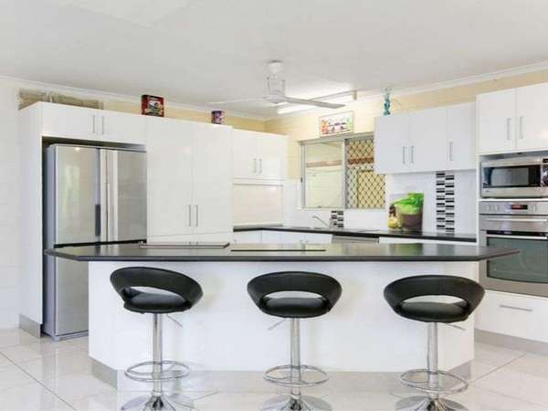19 Peridot Street, Bayview Heights - Thumbnail 3