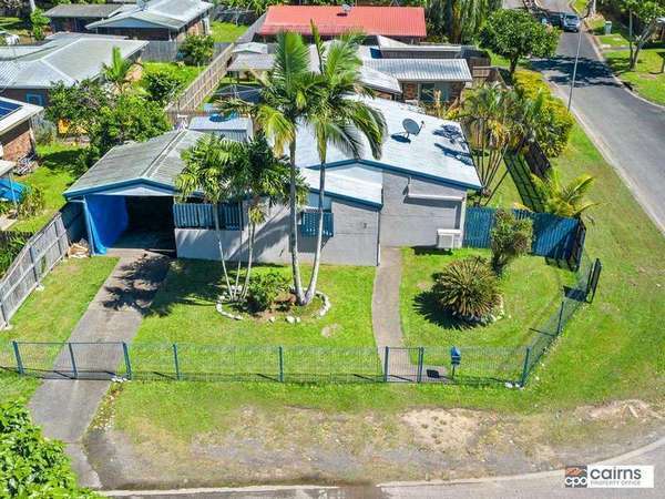 7 Shang Street, Mooroobool - Thumbnail 3