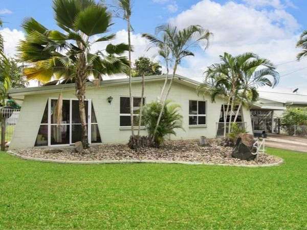 34 Dunbar Street, Mooroobool - Thumbnail 3