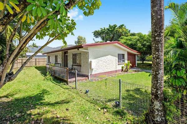 8 Lavender Street, Mooroobool - Thumbnail 4