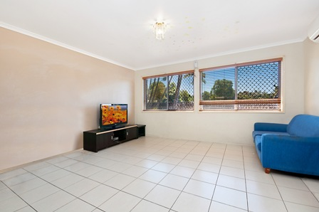 7 Shang Street, Mooroobool - Thumbnail 8