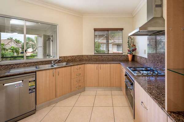 512/2 Greenslopes Street, Cairns North - Thumbnail 4