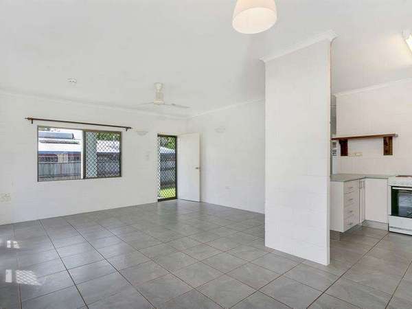 47 Beatrice Street, Mooroobool - Thumbnail 5
