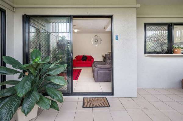 12/2-16 Fairweather Road, Redlynch - Thumbnail 2