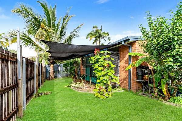 7 Shang Street, Mooroobool - Thumbnail 4