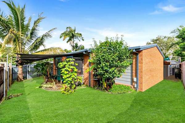 7 Shang Street, Mooroobool - Thumbnail 3