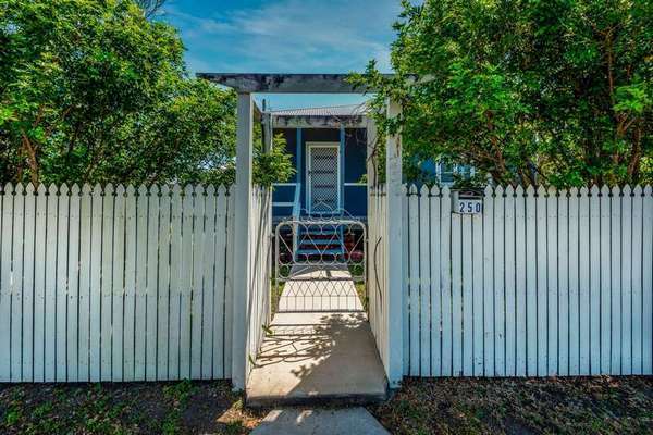 250 Aumuller Street, Westcourt - Thumbnail 8