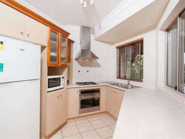 821/2 Greenslopes Street, Cairns North - Thumbnail 4