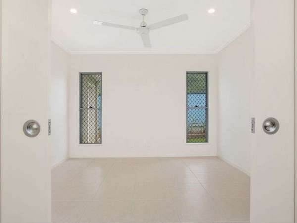 44 Springbrook Avenue, Redlynch - Thumbnail 4