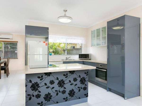 8-10 Academy Close, White Rock - Thumbnail 4