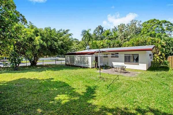 8 Lavender Street, Mooroobool - Thumbnail 3