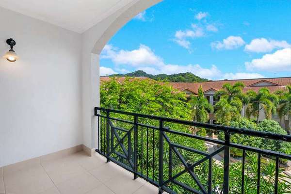 1528/2-10 Greenslopes Street, Cairns North - Thumbnail 2