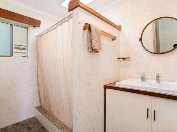 19 Peridot Street, Bayview Heights - Thumbnail 8