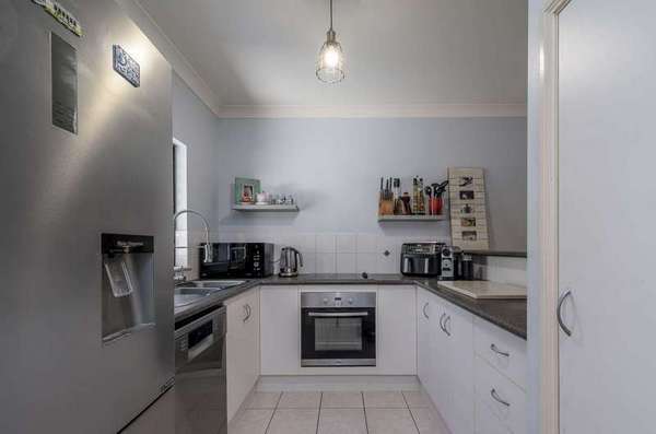 16/190 Irene Street, Mooroobool - Thumbnail 4