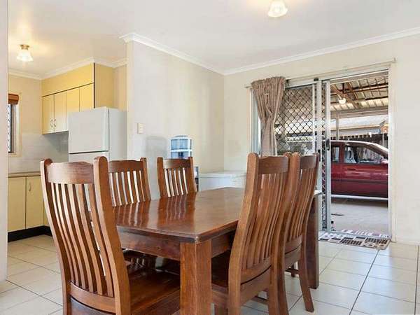 7 Shang Street, Mooroobool - Thumbnail 2