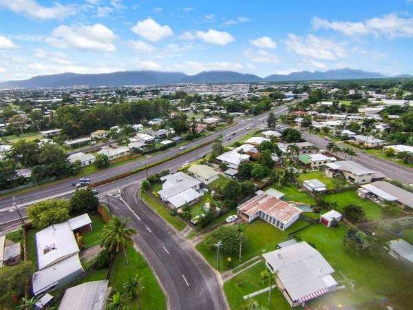 307 McCoombe Street, Mooroobool - Thumbnail 7