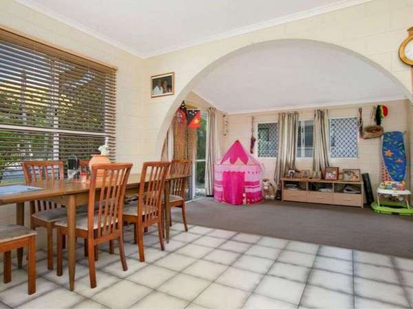 34 Dunbar Street, Mooroobool - Thumbnail 8
