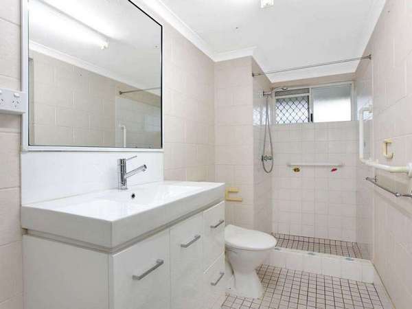 2/180 Pease Street, Manoora - Thumbnail 5