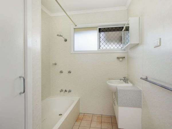 9 Brant Close, Manoora - Thumbnail 6