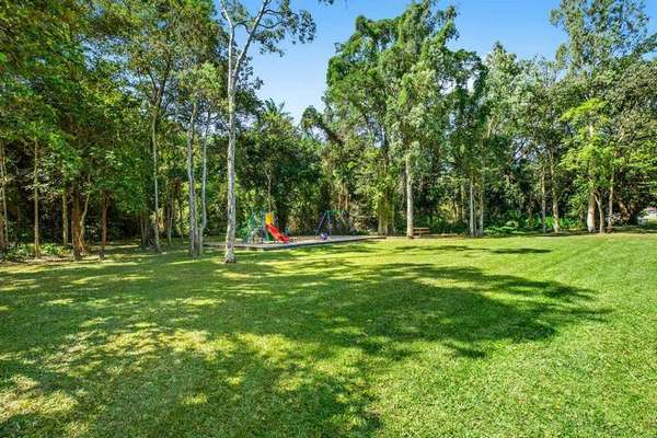 8 Lavender Street, Mooroobool - Thumbnail 5