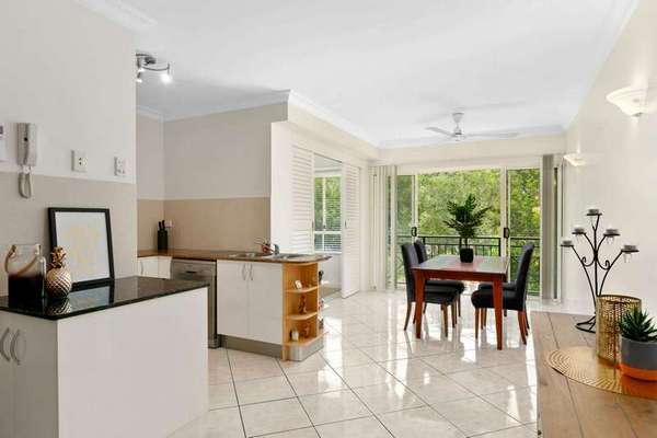 1018/2 Greenslopes Street, Cairns North - Thumbnail 2