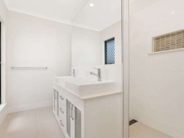 44 Springbrook Avenue, Redlynch - Thumbnail 6