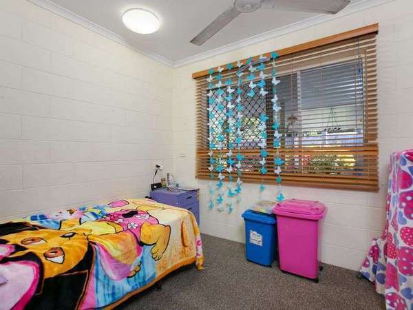 3 Hadrian Avenue, Mooroobool - Thumbnail 8