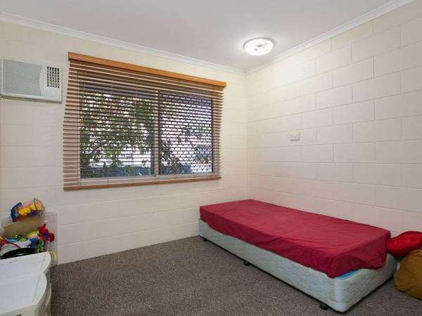 3 Hadrian Avenue, Mooroobool - Thumbnail 7