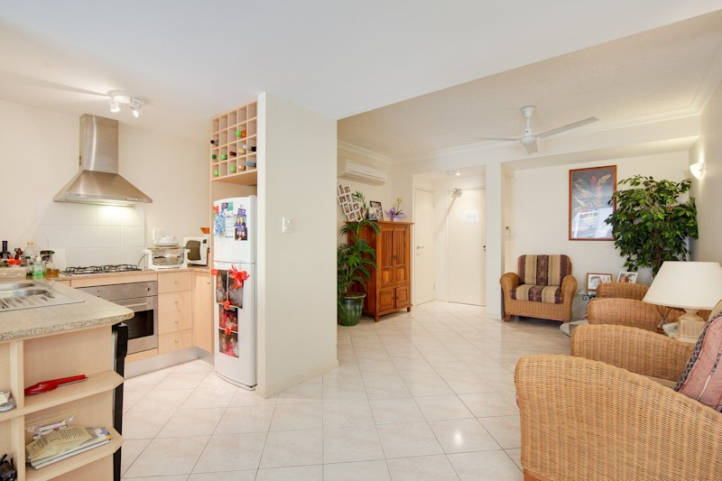 1610/2 Greenslopes Street, Cairns North - Thumbnail 8
