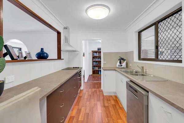 4 Gardenia Court, Mooroobool - Thumbnail 6
