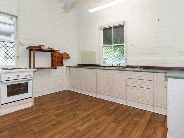 9 EDGAR STREET, Bungalow - Thumbnail 2