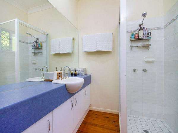 23 Peakviews Close, Redlynch - Thumbnail 7