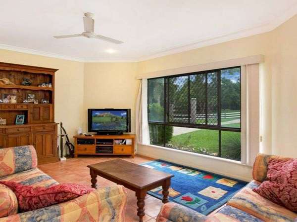 54 Runnymede Ave, Redlynch - Thumbnail 5